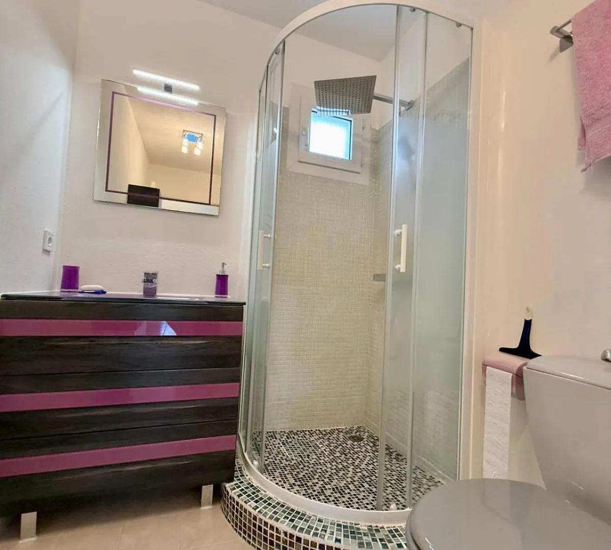 Golfe-Juan 4 People Garden & Garage Apartment