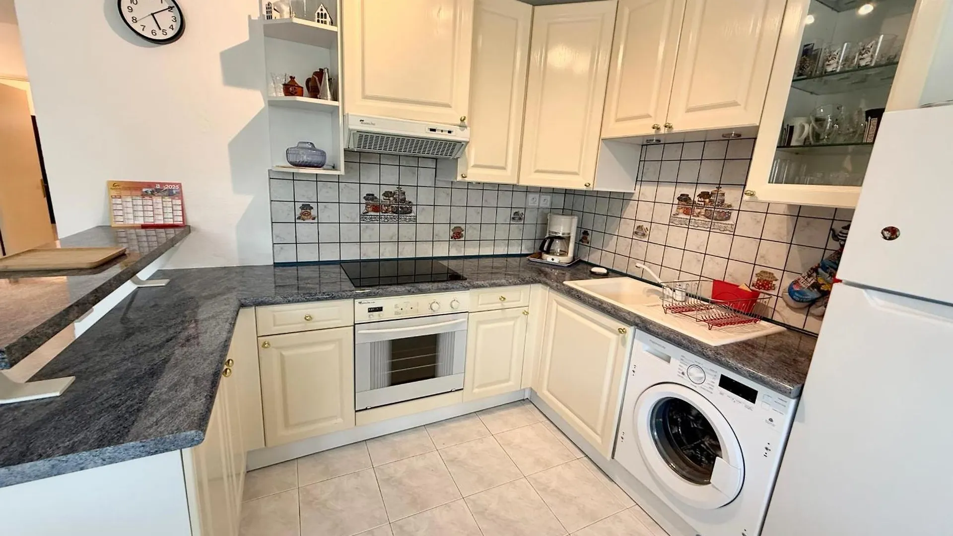 Golfe-Juan 4 People Garden & Garage Apartment