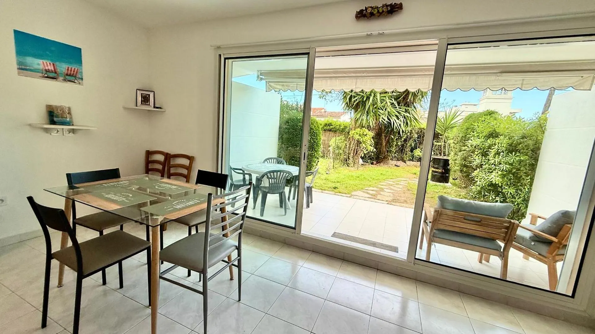 Golfe-Juan 4 People Garden & Garage Apartment